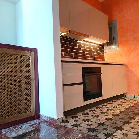 Stylish Artistic Flat With View, Three Min To Metro Apartment Athens Exterior photo