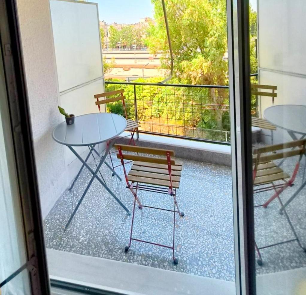 Stylish Artistic Flat With View, Three Min To Metro Apartment Athens Exterior photo